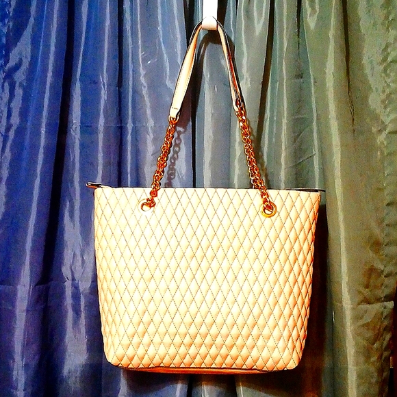 Nine West CAELIA Quilted Zip Closure Tote in Pink. (OS) - Picture 2 of 13